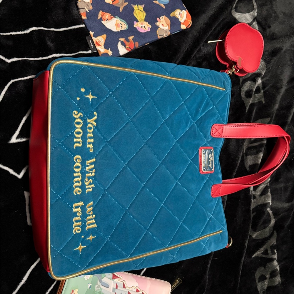 Loungefly Snow White Tote in Blue and Red - Picture 11 of 11